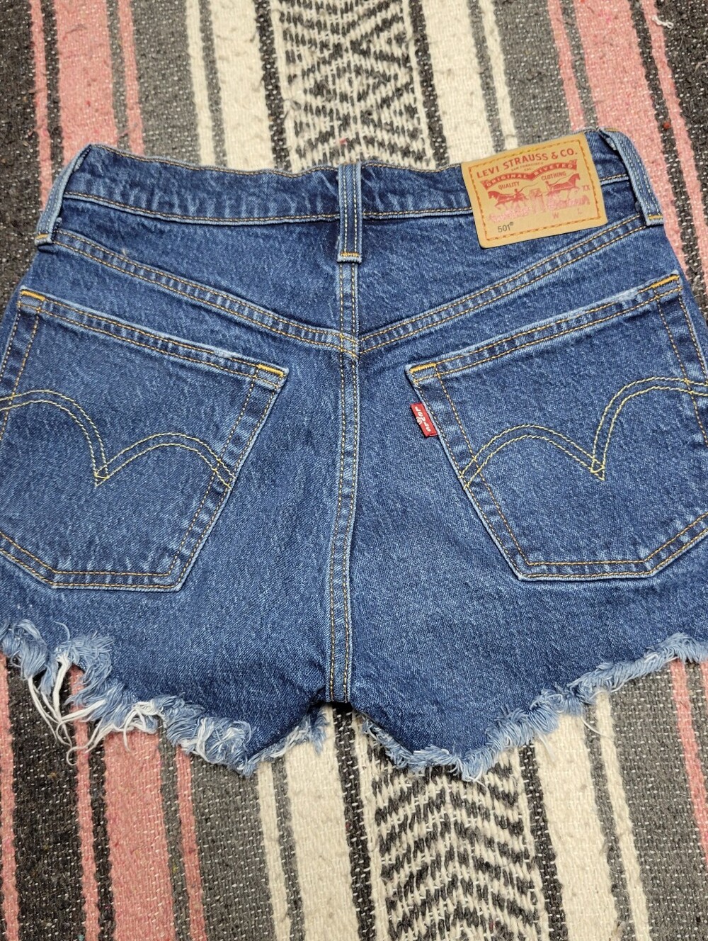 levis 501 short size 24